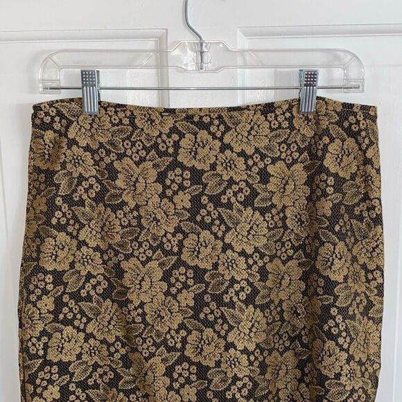 New York & Company floral lace overlay mini skirt size S - Picture 2 of 8